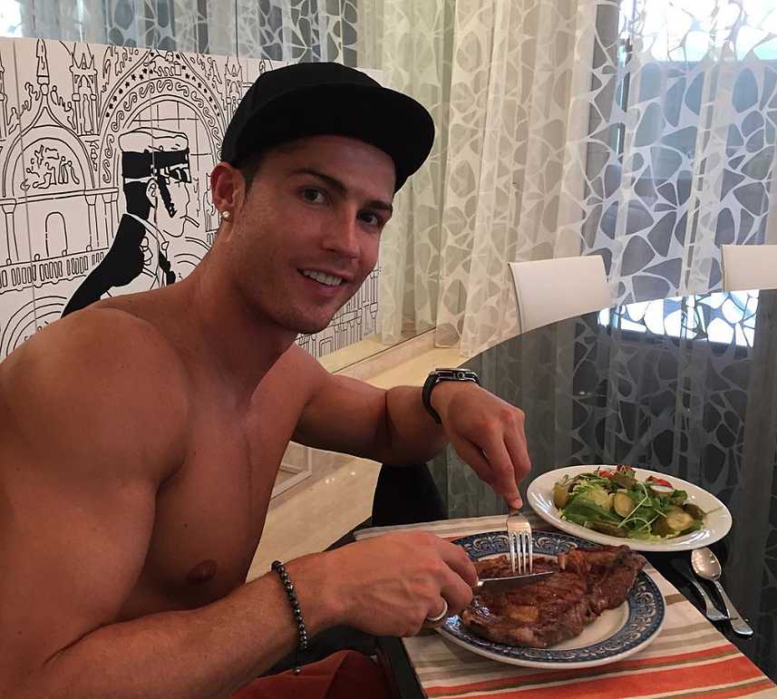 Bữa ăn nhiều đạm của Ronaldo
